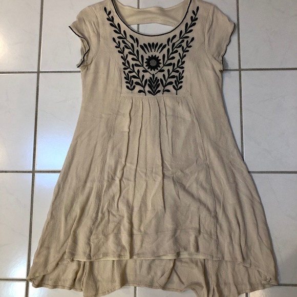 Cream and black detailed short dress. - Picture 5 of 5
